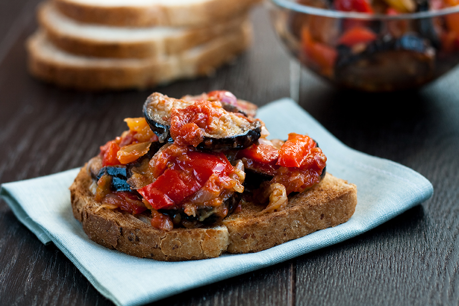 Empty the fridge - Toast met restje ratatouille