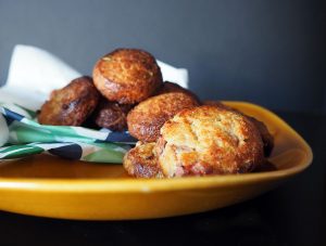 Hartige shortbread koekjes met restjes brie en ham